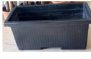 صورة اناء زراعه ( الفراوله )  اللون اسود 