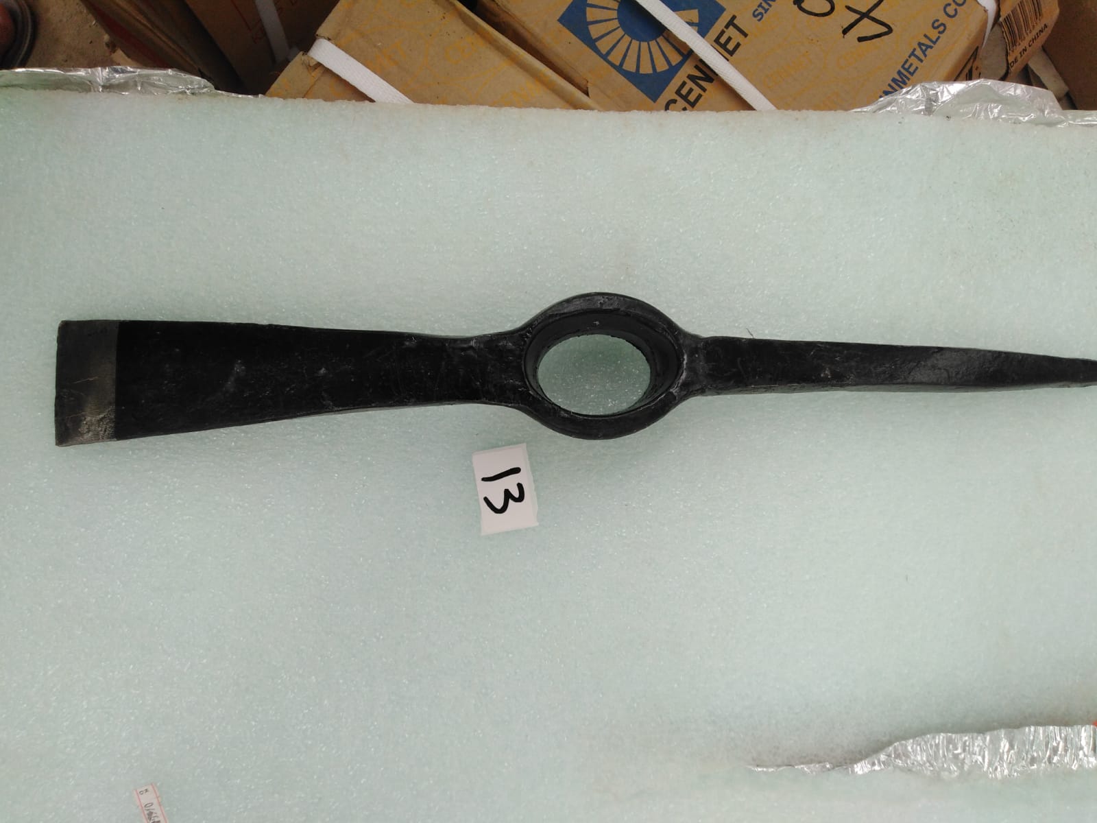 صورة PICK  AXE BIG HEAD BLACK BLUE (13) GAMALI /راس الازميل للحفر صغير 