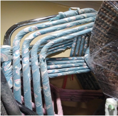 صورة طقم كرسي ملون + طاوله 