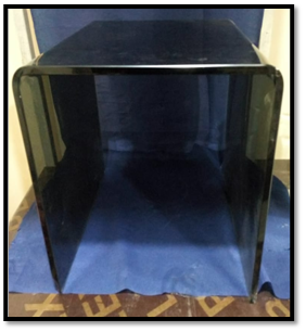 صورة تربيزة سوداء كبيرة