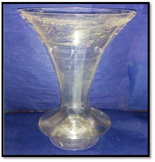 صورة فازة بوق ذو قاعدتين