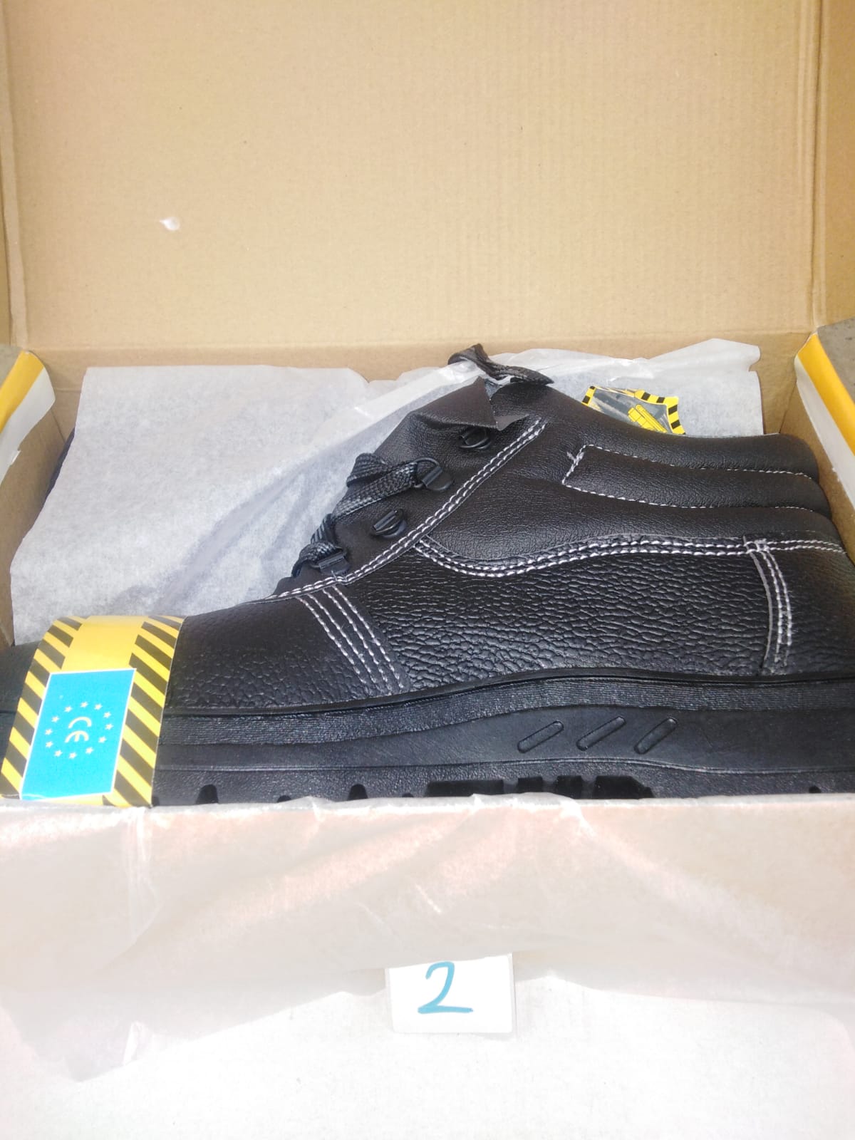 صورة حذاء الامان مقاس 43  (2)