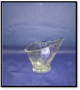 صورة فازة    زجاجيه على شكل الفصله