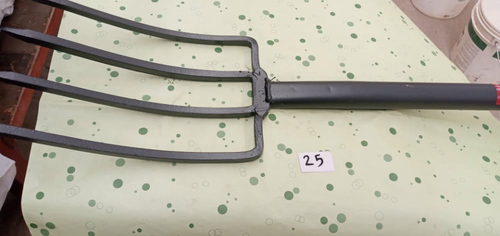 صورة شوكه معدنيه  4 اسنان   25