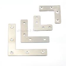 صورة زوايا حديد  (22) L   6   CM  