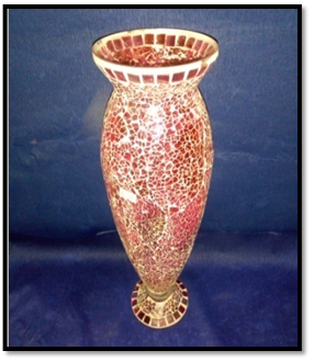 صورة فازة زجاجيه   مزخرفه حمراء تكسير كاس 