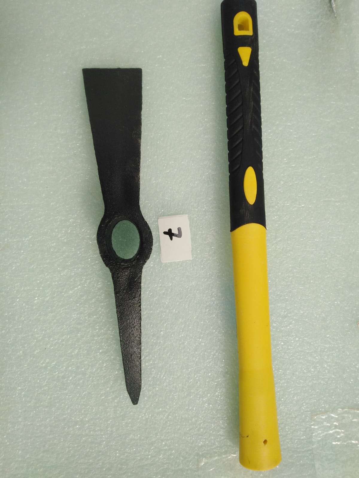 صورة PICK AXE SMALL WITH FIBRE HANDLE 600 GRM (7)GAMALI  /ازميل حفر