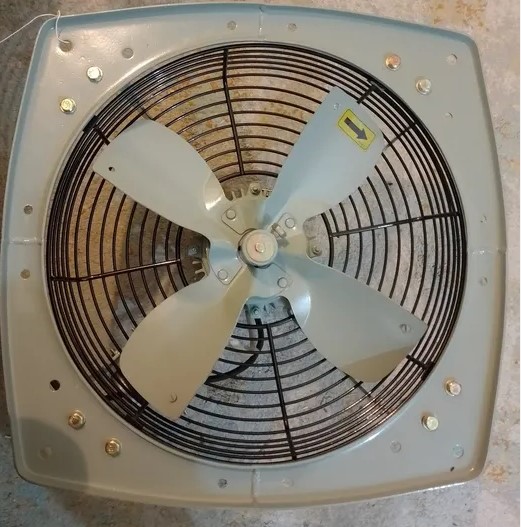 صورة شفاط هندي حديد مع قاعدة 