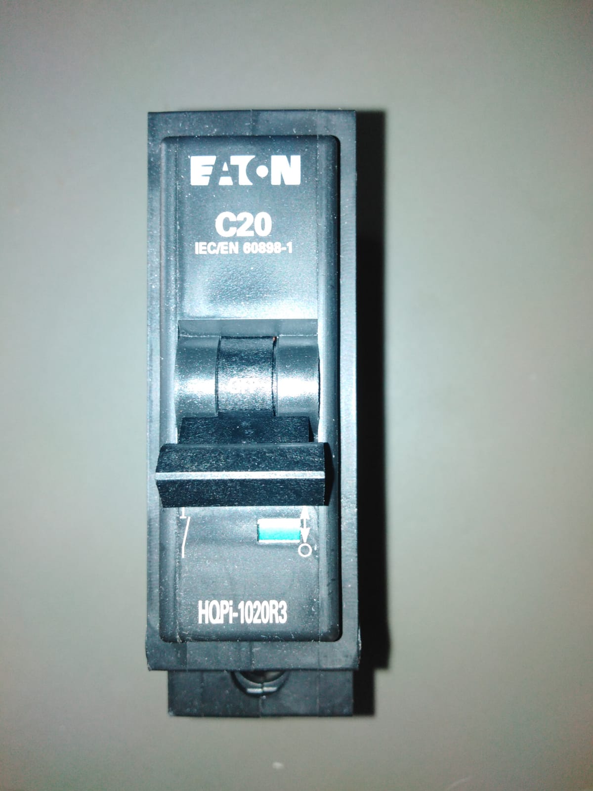 صورة 20  مفتاح كهرباء 20 امبير ETN  C20   