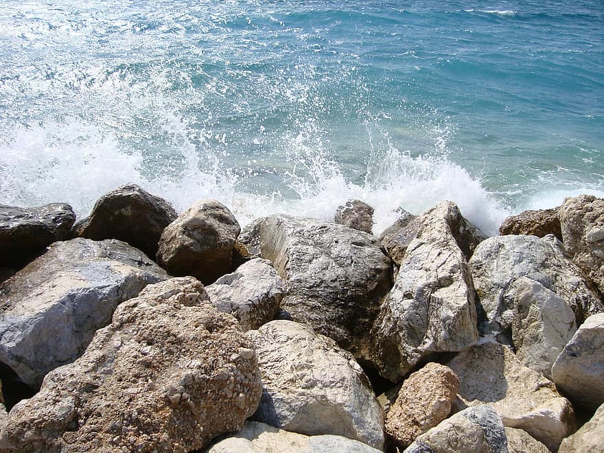 صورة صخور البحار - احجار بحرية - من 1كيلو الى 2كيلو - بالحبة