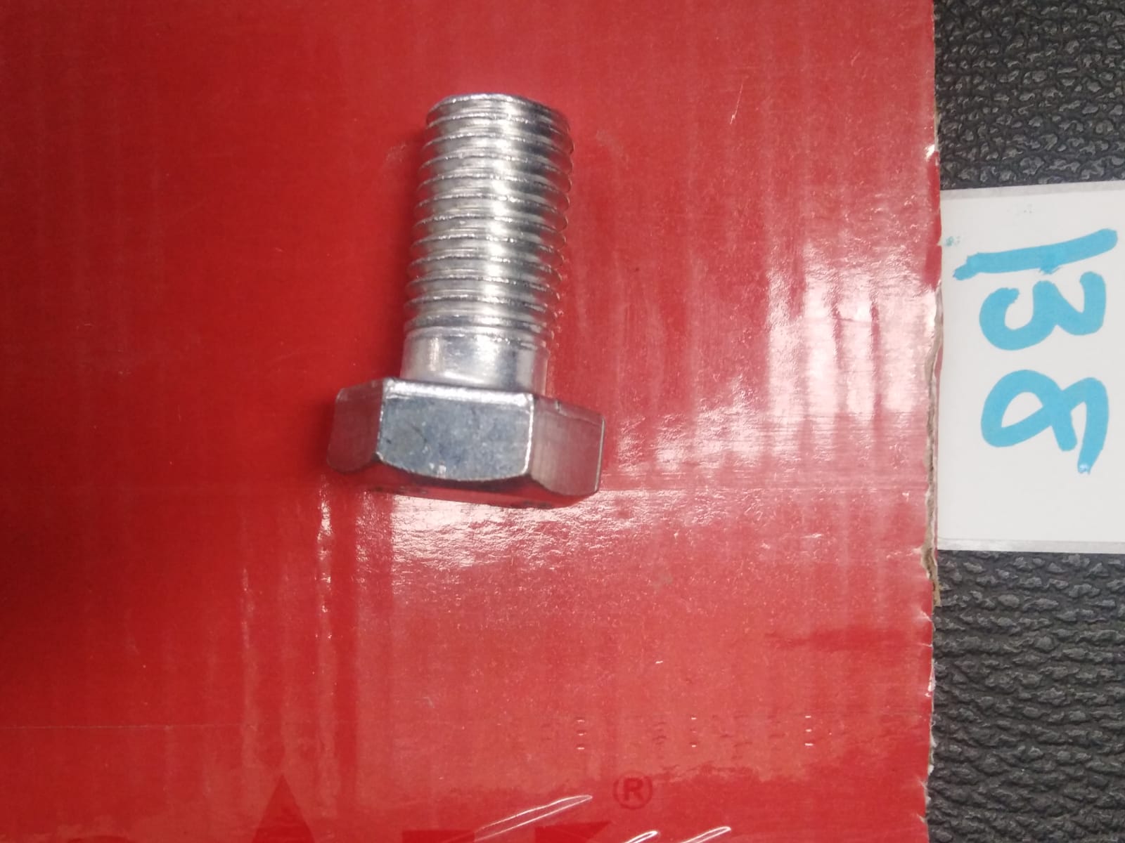 صورة 100جرام برغي 16 مم * 30  مم  (    138   )