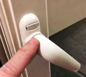 صورة يد باب الوميتال بيج