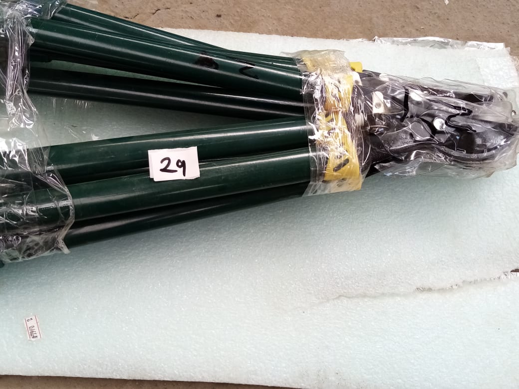 صورة GARDEN PRUNER GREEN HANDLE LONG (29) GAMALI/مقص الاشجار