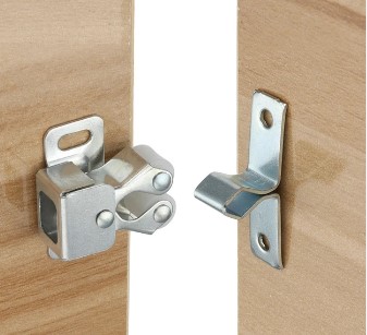 صورة سداد باب مطبخ - قفل باب مطبخ