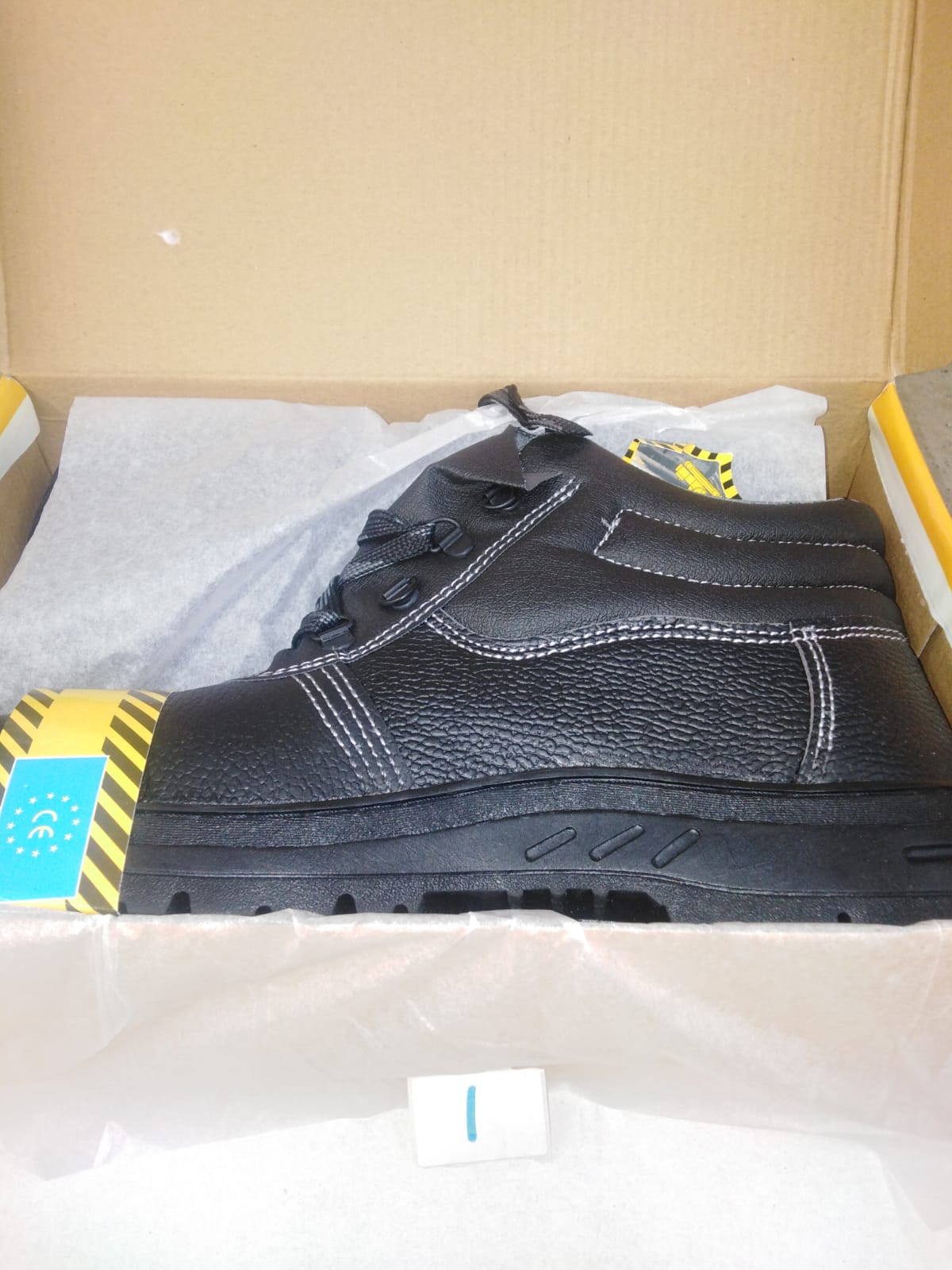 صورة حذاء الامان مقاس 45  (1)